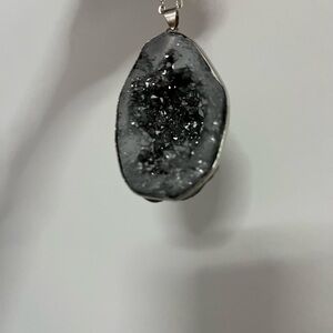 GIFT Never Worn! Silver Geode Pendant Necklace